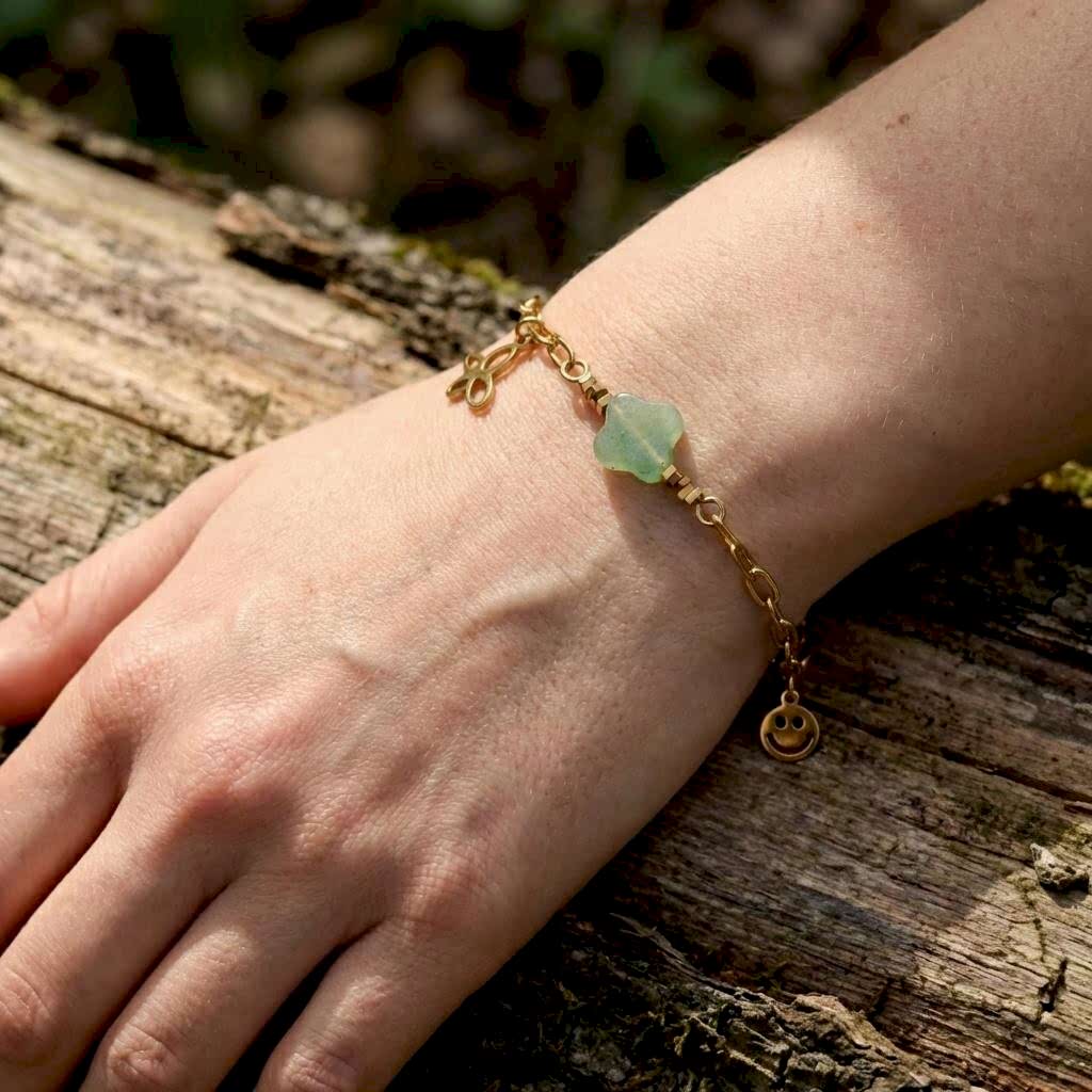 Yonca Formlu Yeşil Çilek Kuvars Taşlı Gold Çelik Bileklik