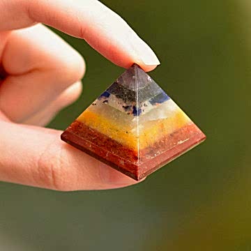 Çakra Taşlarından Piramit