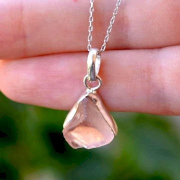 Ham Pembe Kuvars Taşı Gümüş Kolye