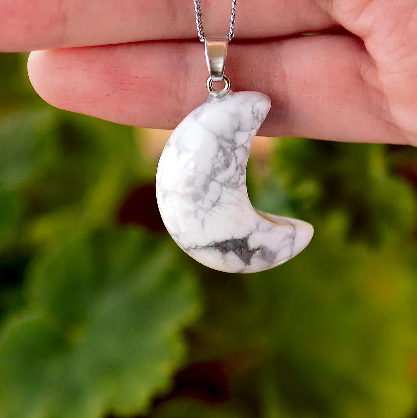 Havlit Taşı Ay Şeklinde Kolye