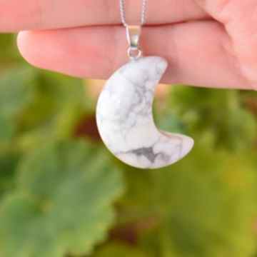 Havlit Taşı Ay Şeklinde Kolye
