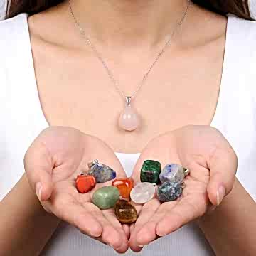 Her Güne Yeni Bir Enerji: 10 Adet Karışık Doğal Taş Kolye Ucu ve Çelik Zincir Seti