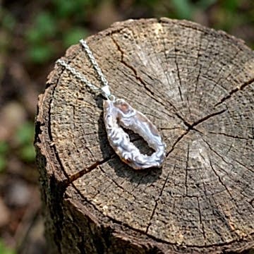 Kalsedon Taşı Çelik Kolye