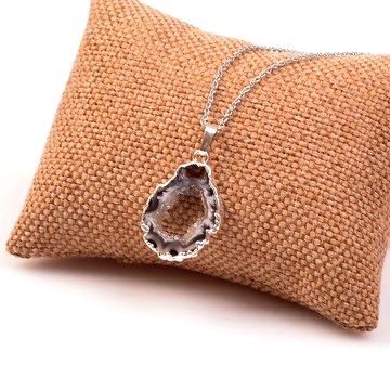 Kalsedon Taşı Kolye