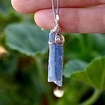 Mavi Kyanit Taşı Kolye - Tel Sargılı