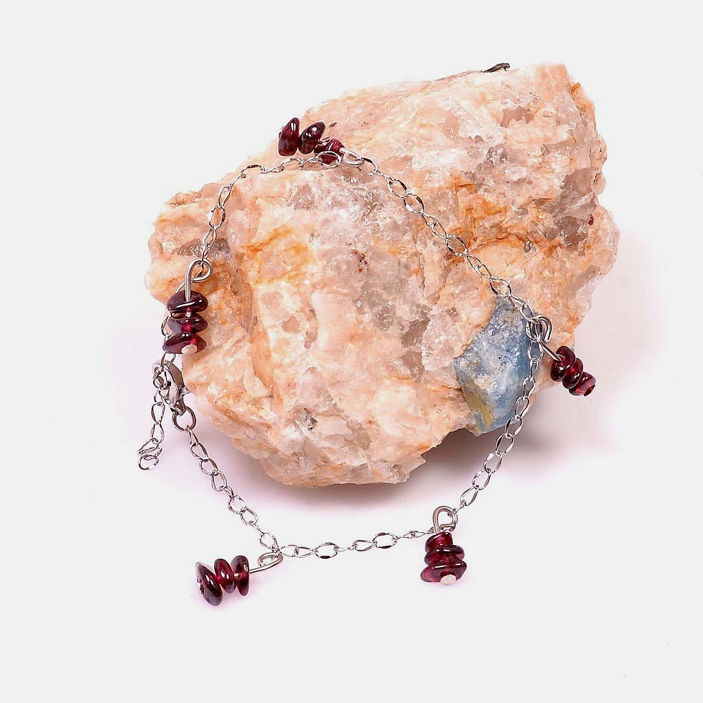 Lal Taşı Bileklik - Kararmz Zincirli ( Garnet Taşı )