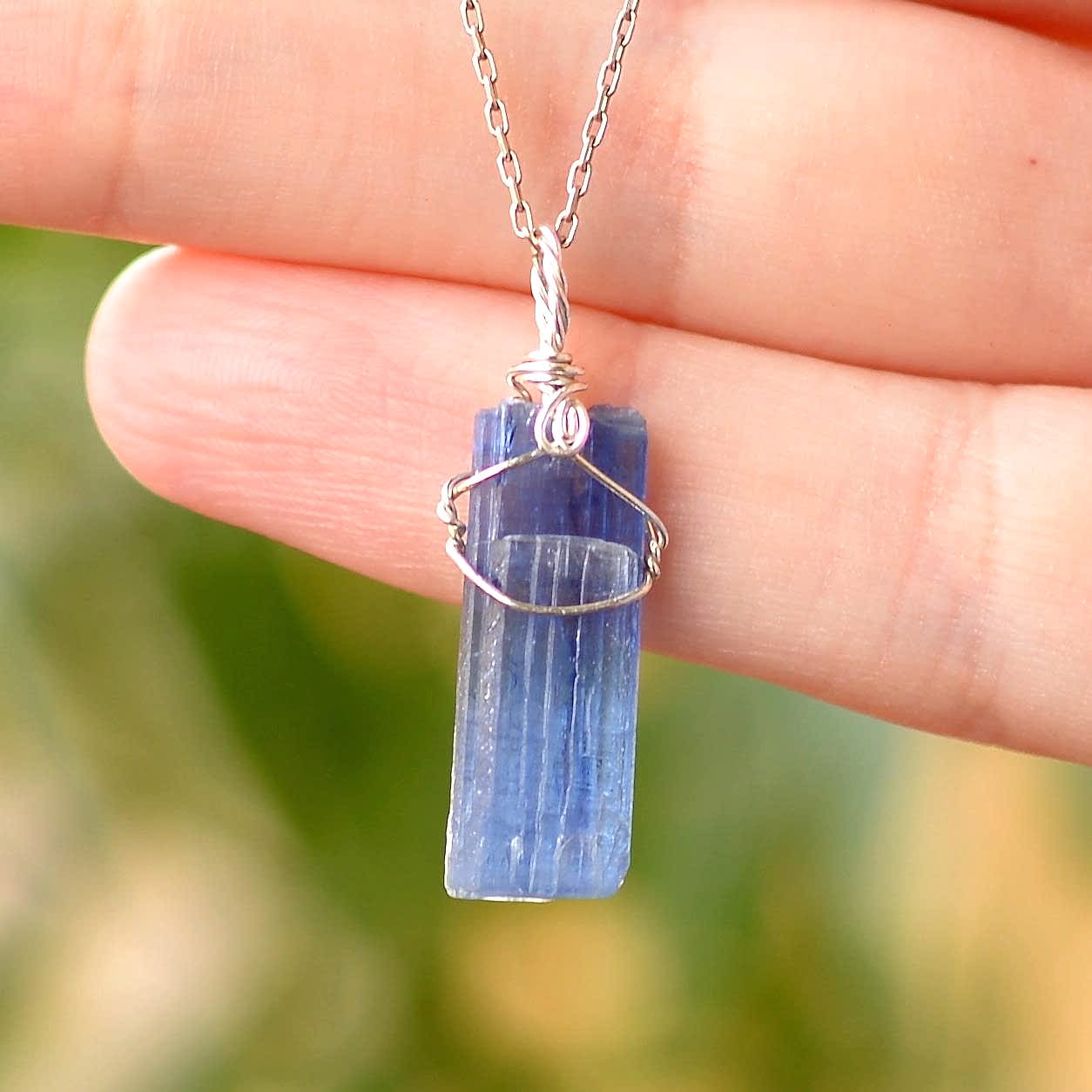 Mavi Kyanit Taşı Gümüş Kolye