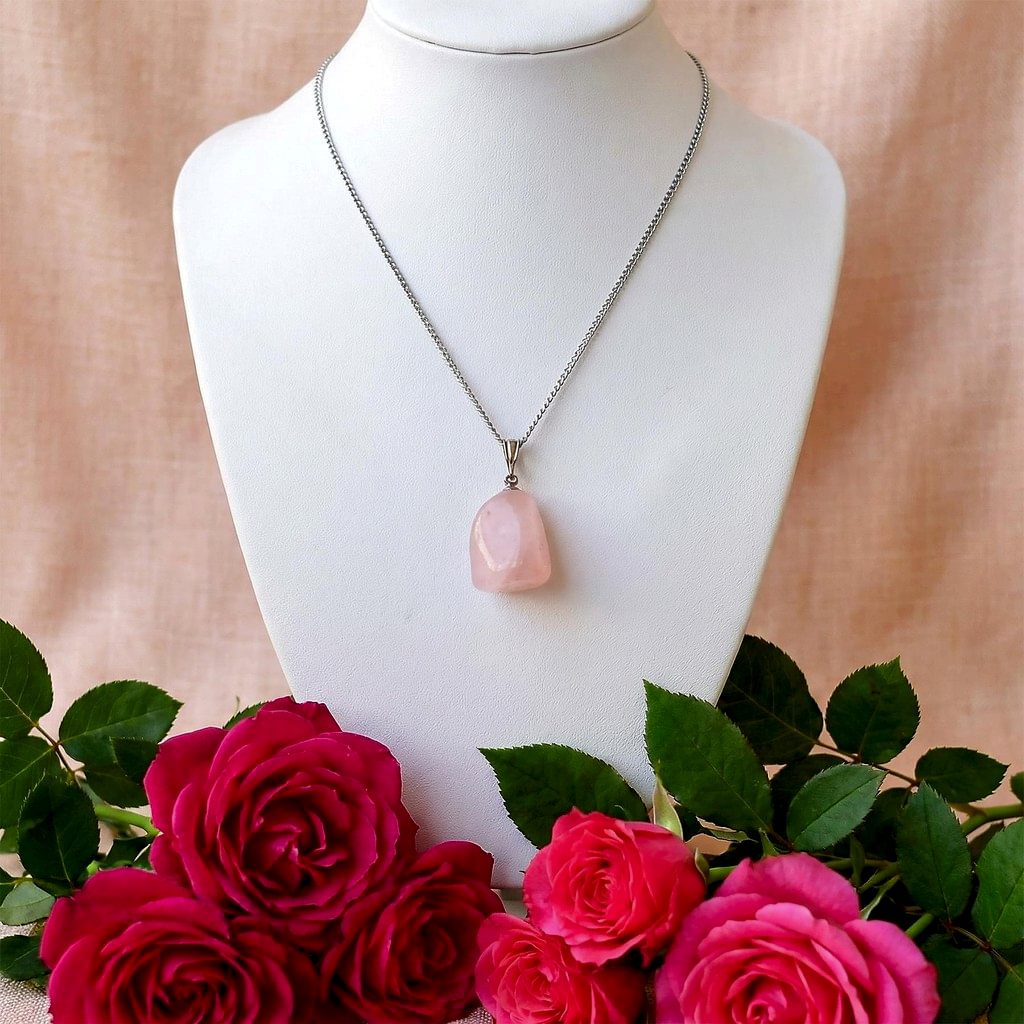 Pembe Kuvars Taşı Şekilsiz Kolye Pembe Kuvars Taşı Şekilsiz Kolye