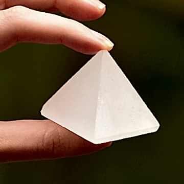 Selenit Taşı Piramit Kütle - 4 cm