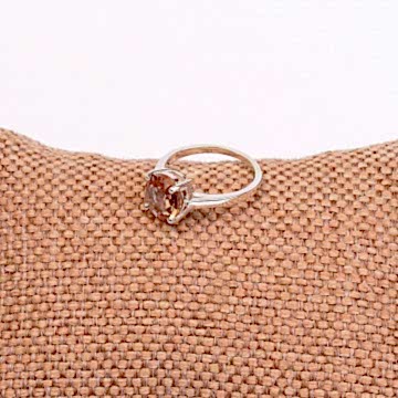 Sentetik Zultanit Taşı Gümüş Yüzük ( Işığa Göre Renk Değiştiren Ürün )